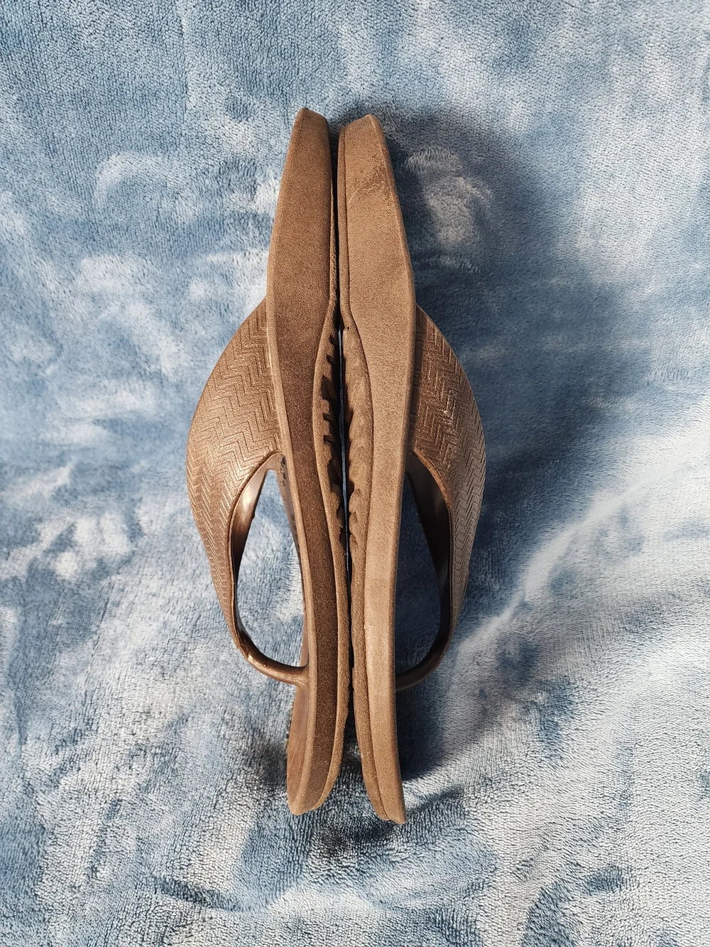 Okabashi Men's Brown Flip Flop Sandals with Textured Straps